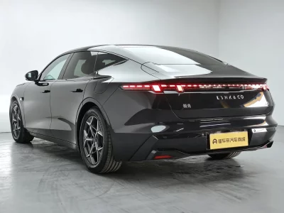 Lynk & Co Z10