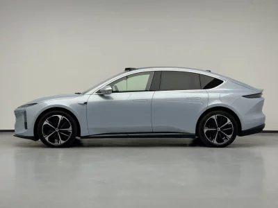 NIO ET5