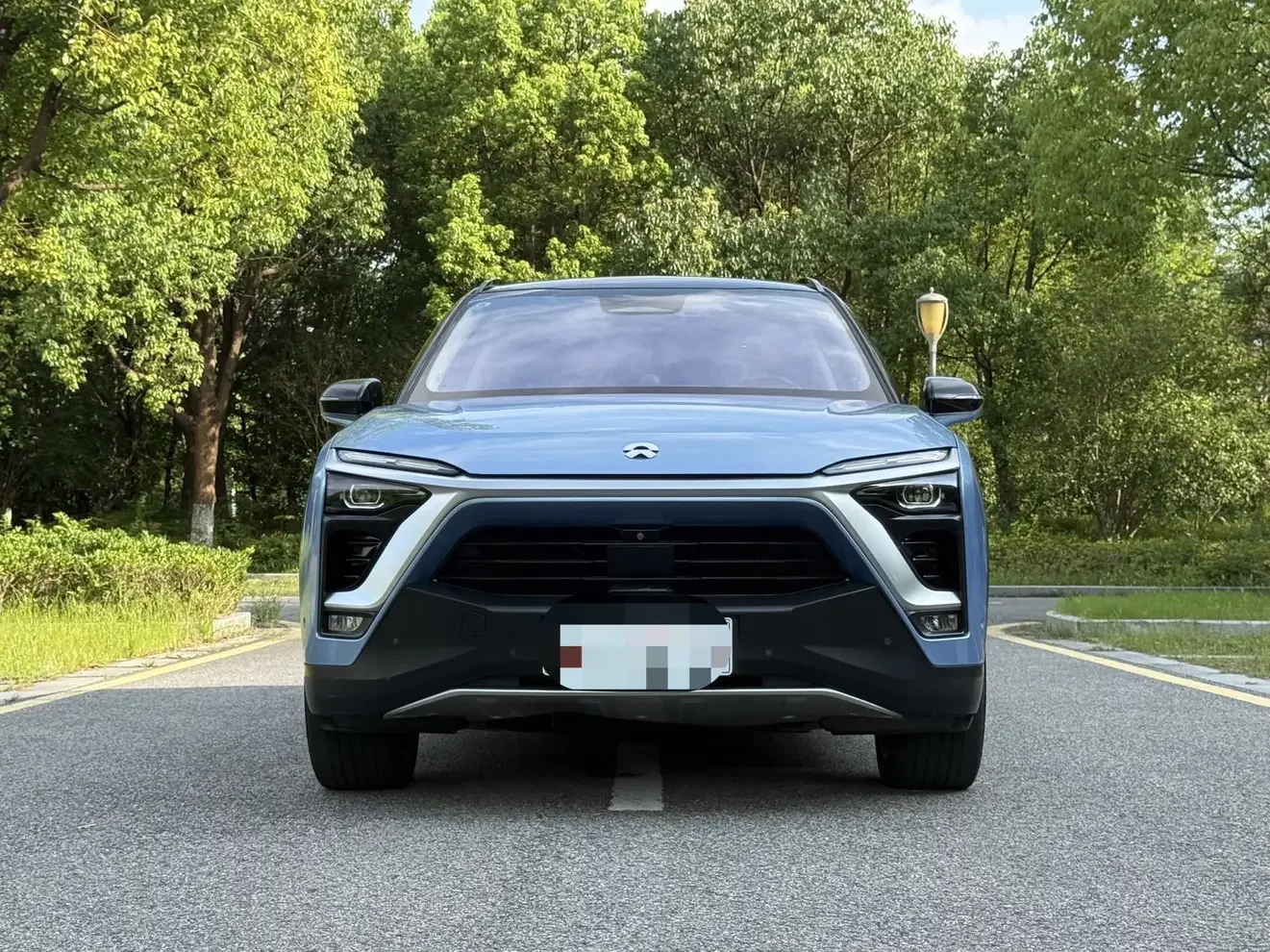 NIO ES8