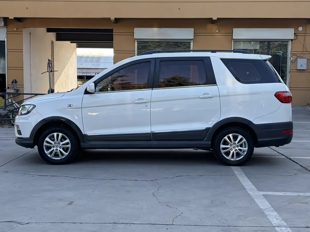 Dongfeng Fengon 370