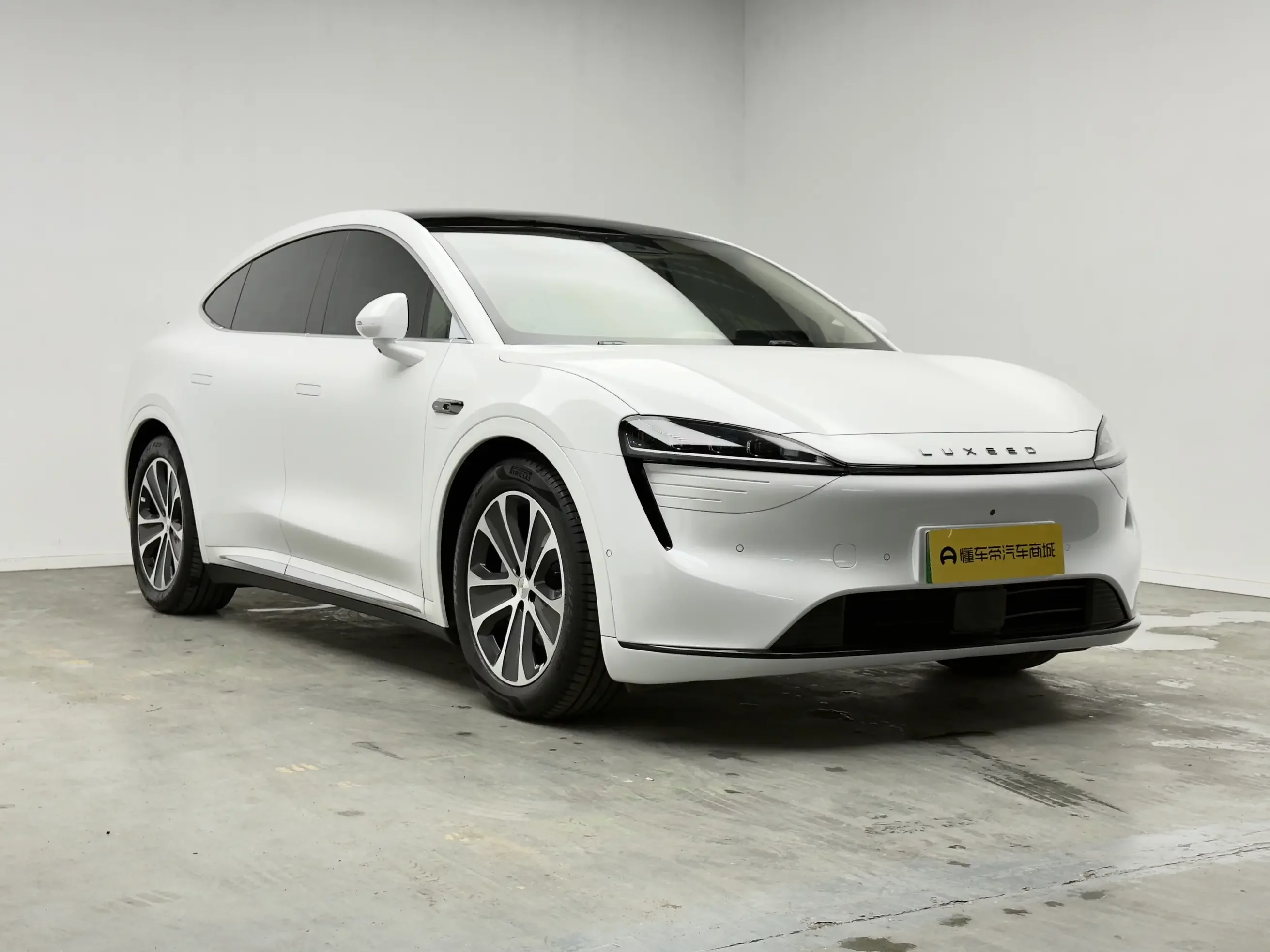 Luxeed Zhijie R7