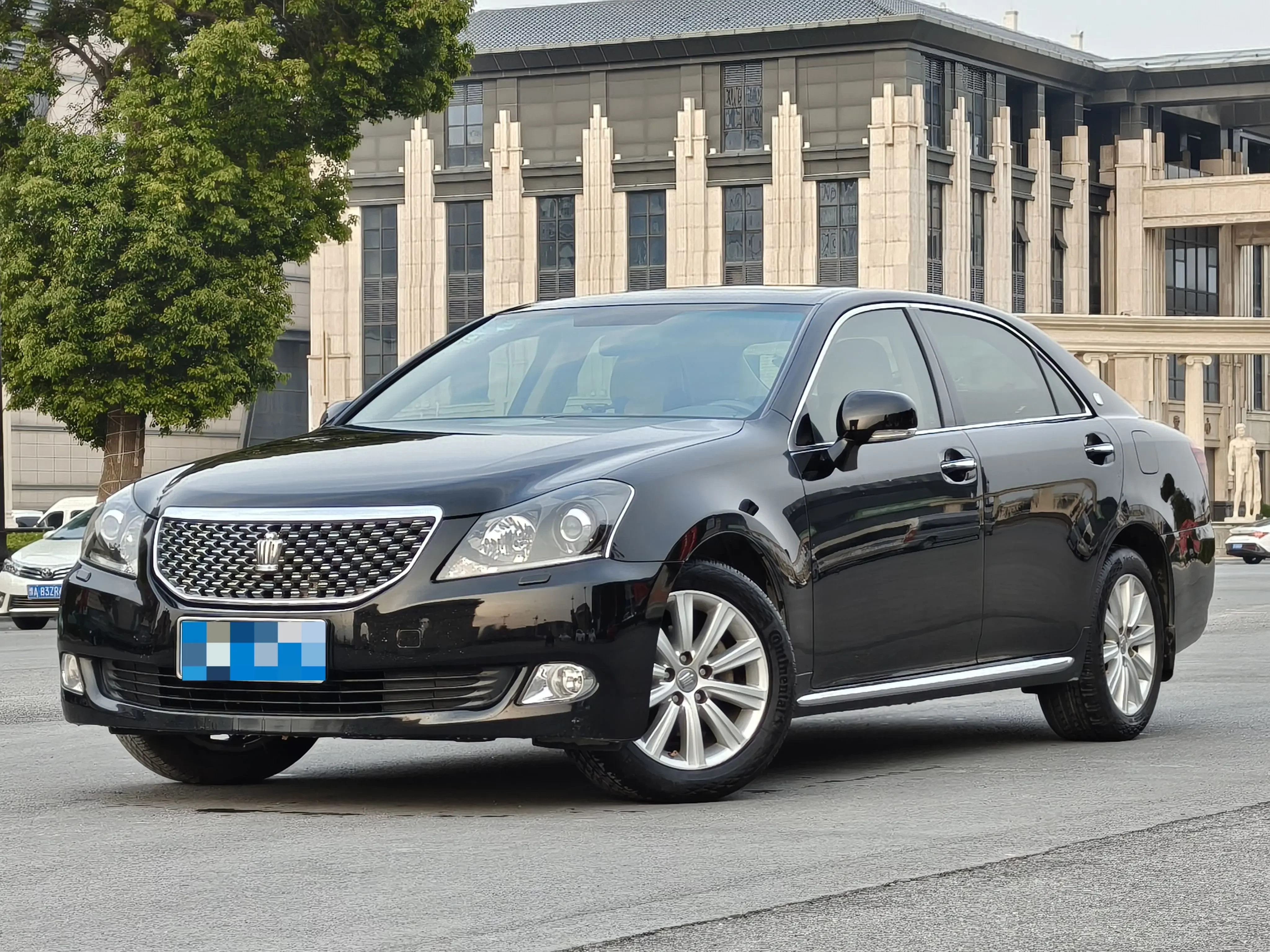 Toyota crown