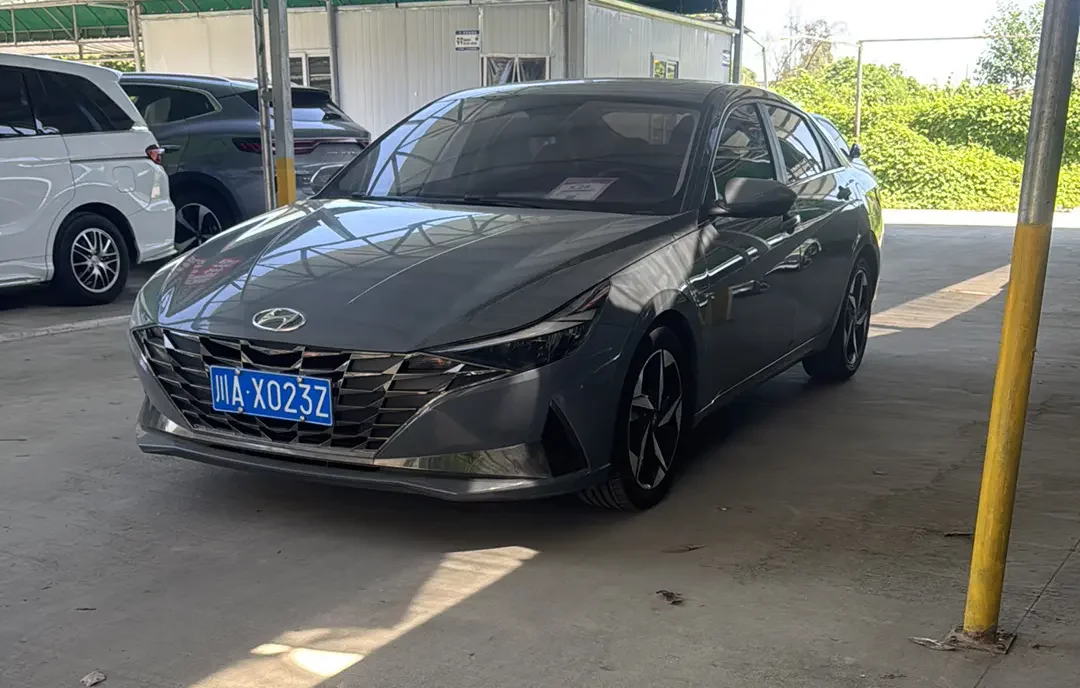 Hyundai Elantra