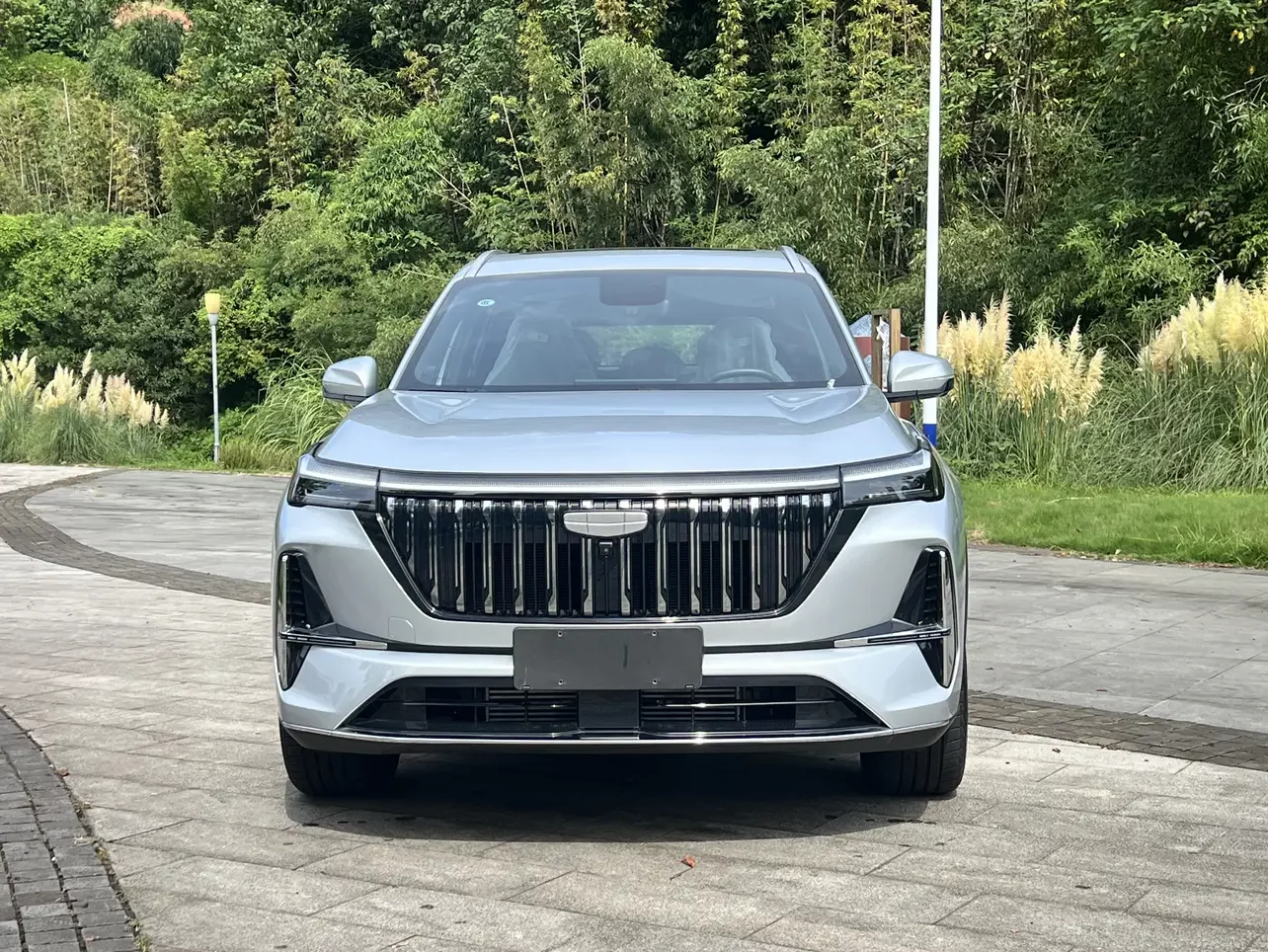 Geely Atlas L