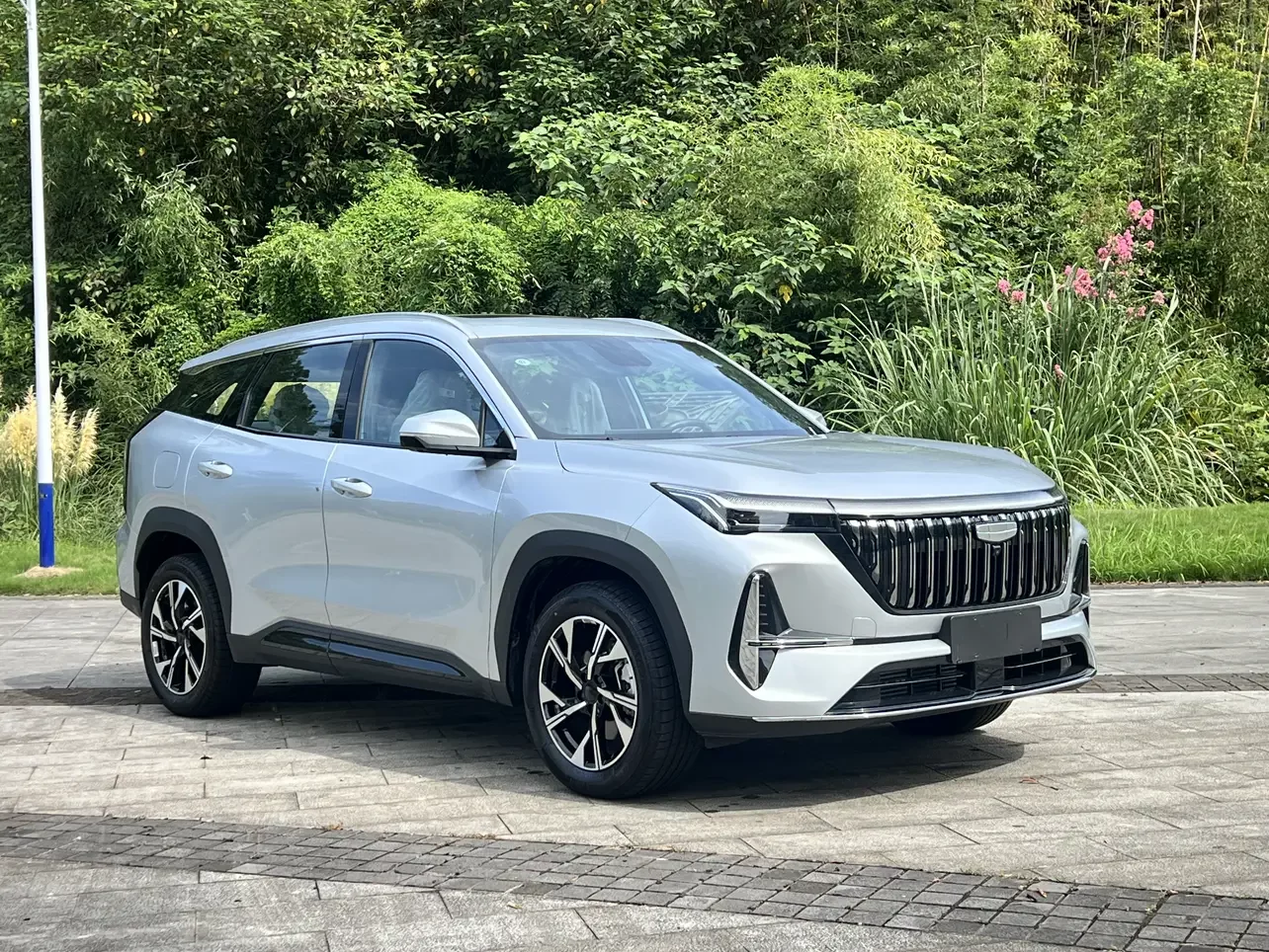 Geely Atlas L