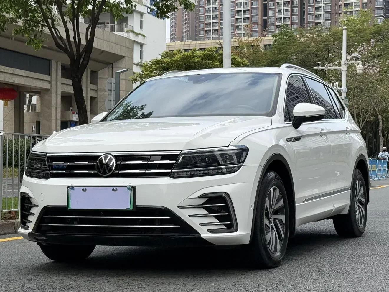 Volkswagen Tiguan L PHEV