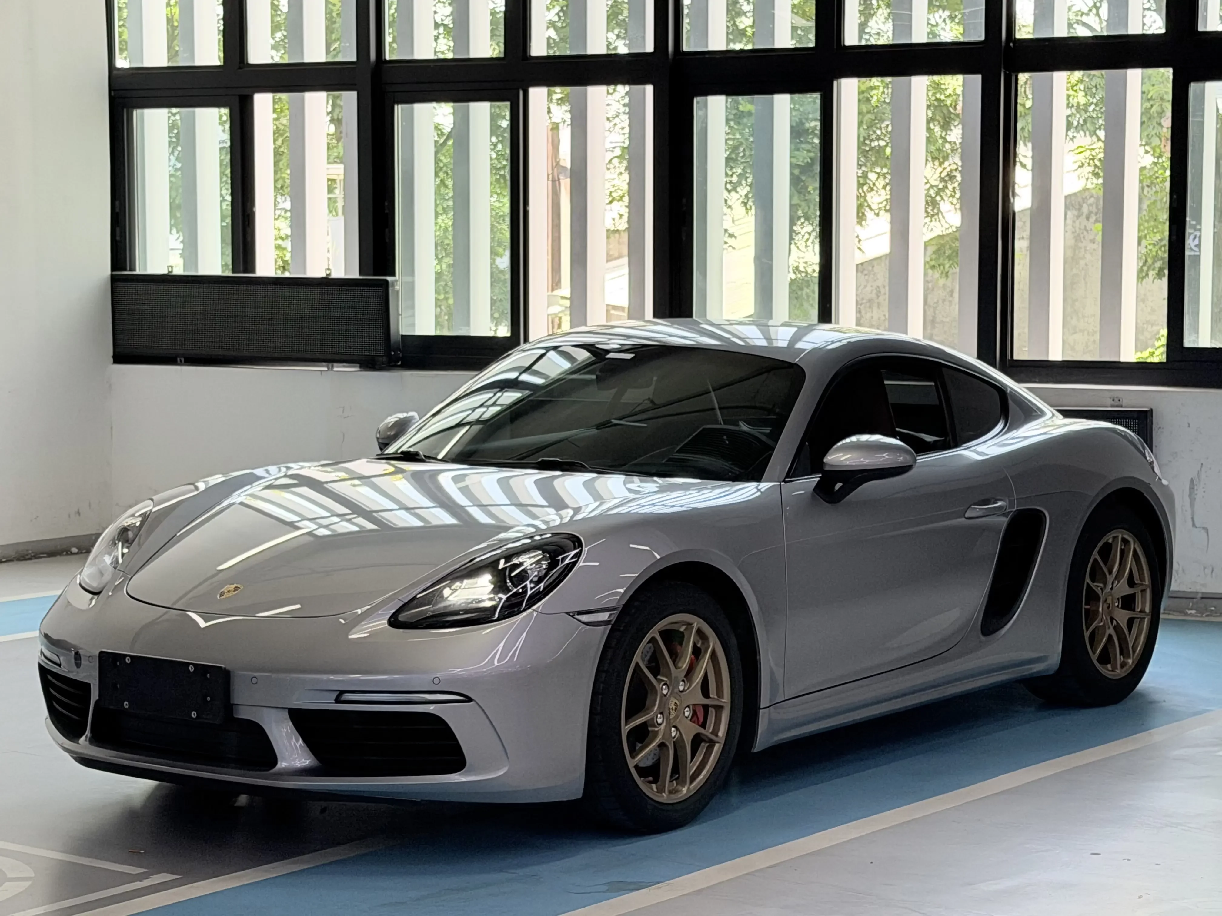 Porsche 718