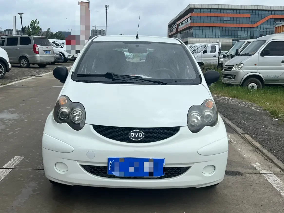 BYD F0
