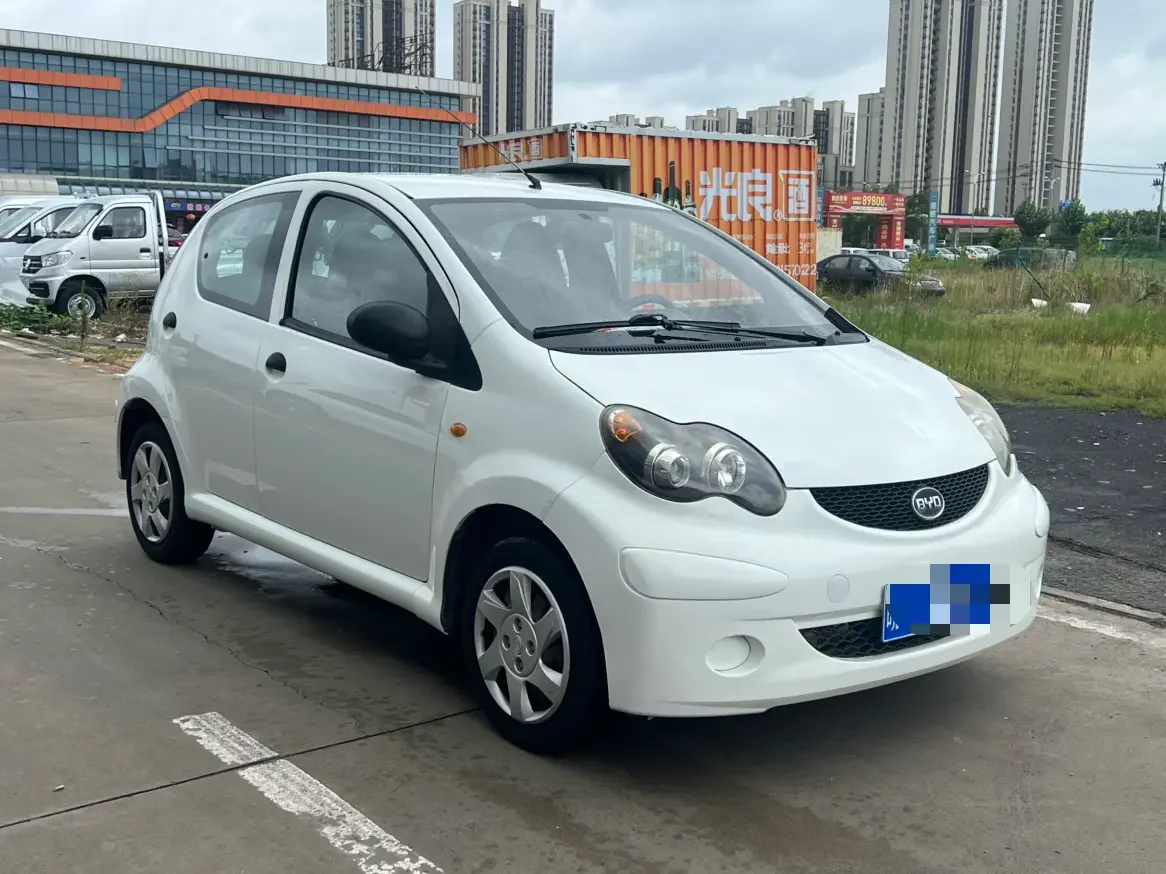BYD F0