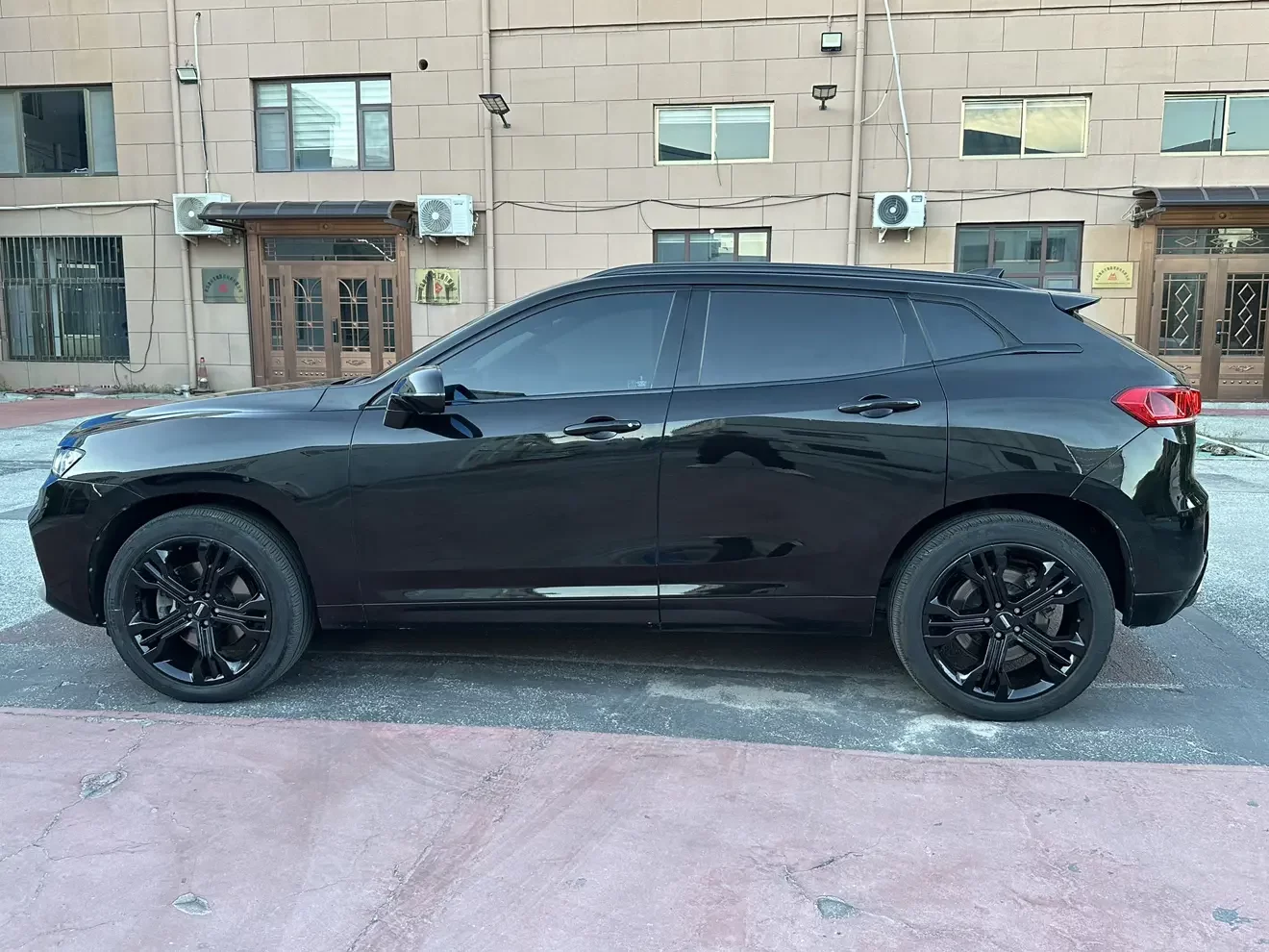 Wey Wei brand VV7