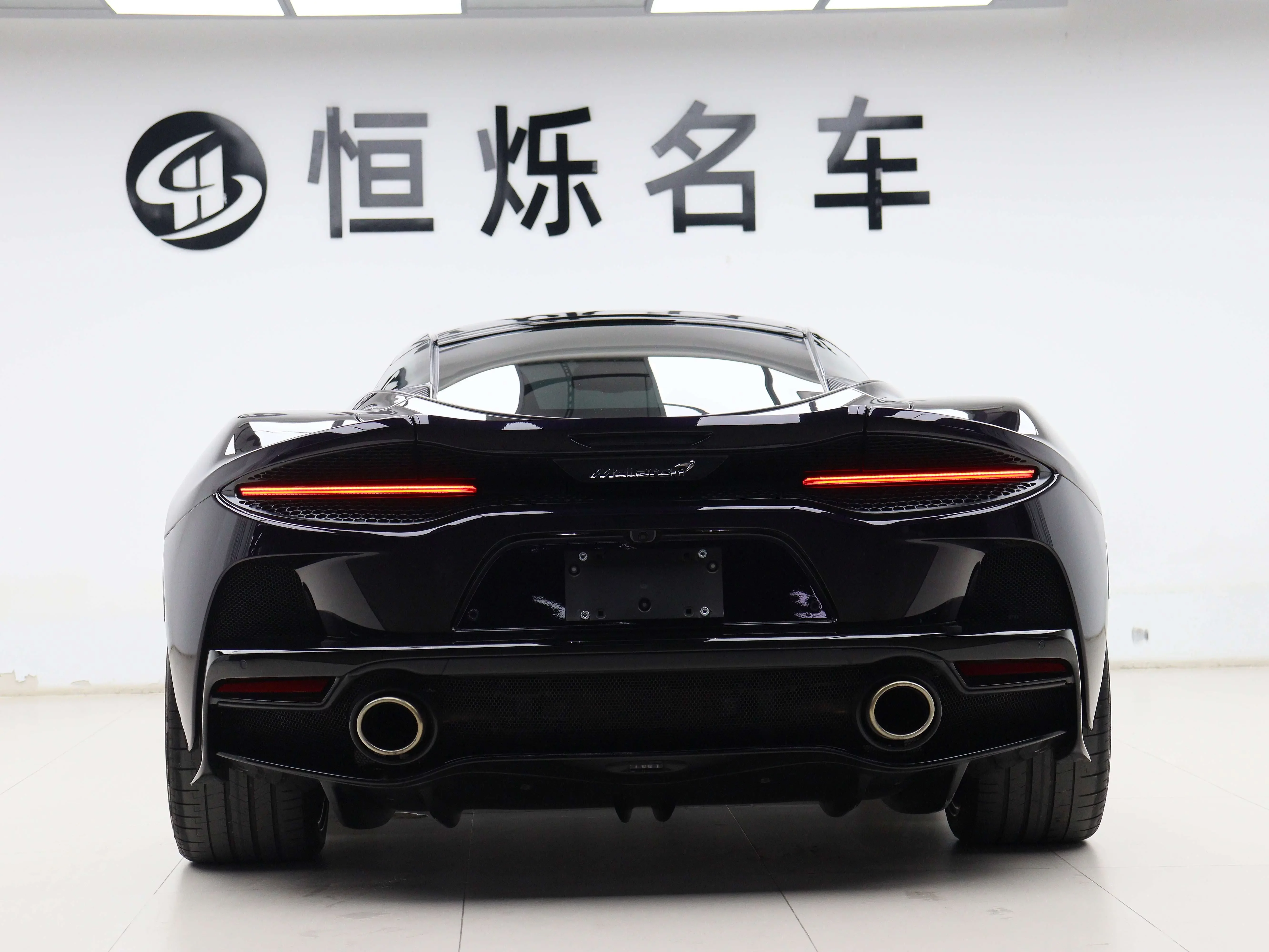 McLaren GT
