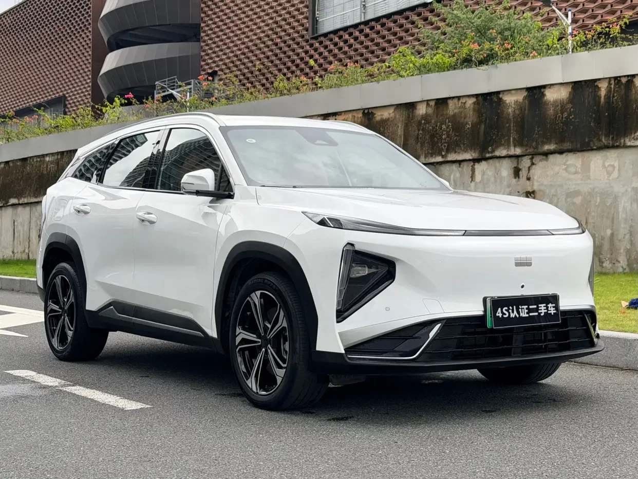 Geely Galaxy L7