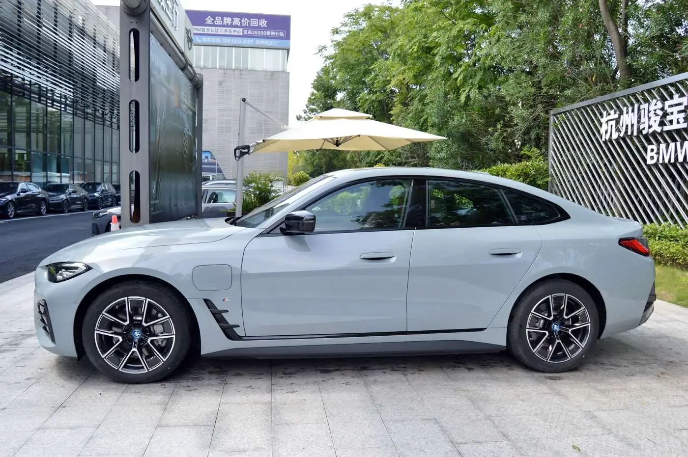 BMW i4