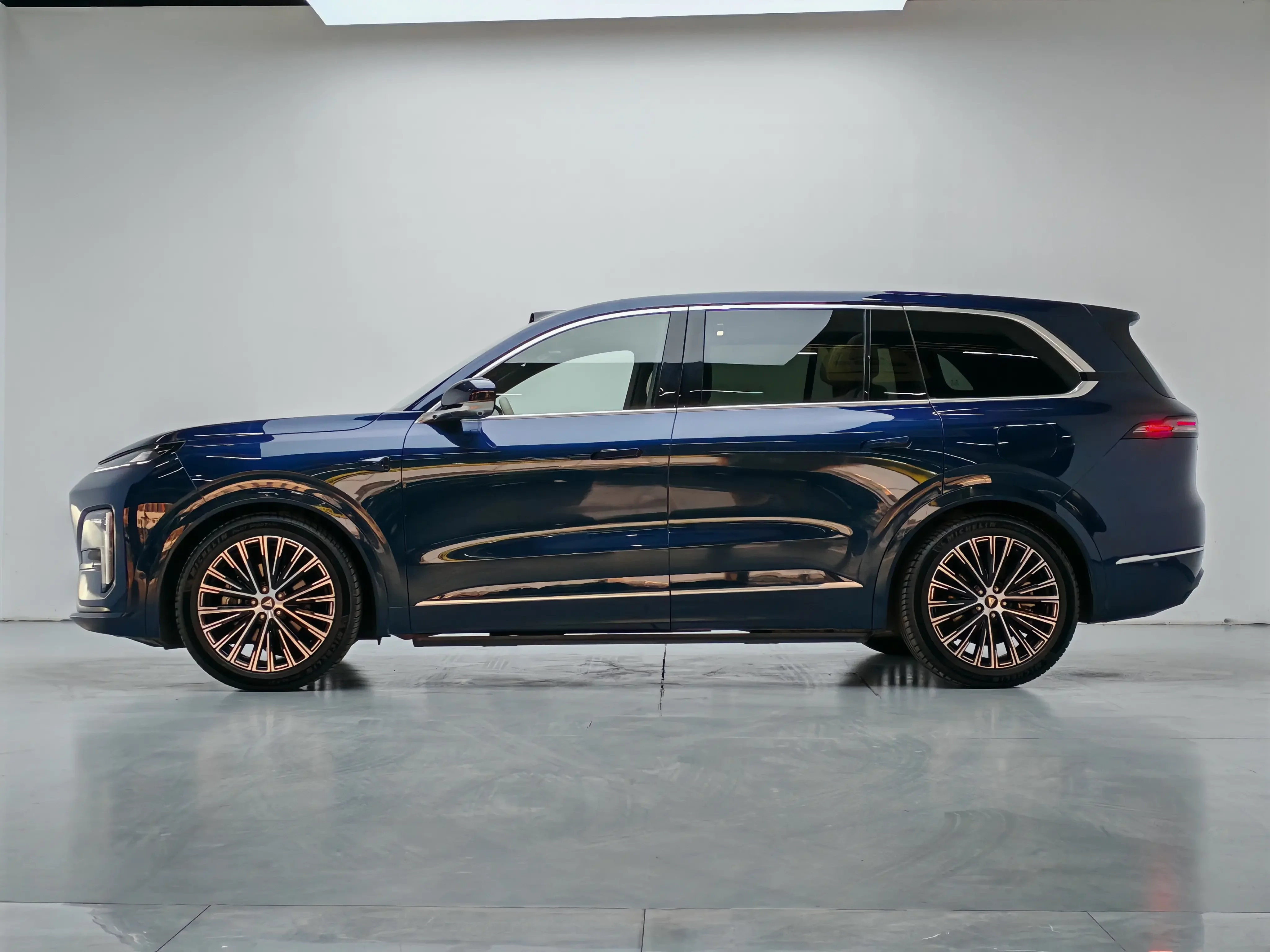 Deepal Dark blue S09