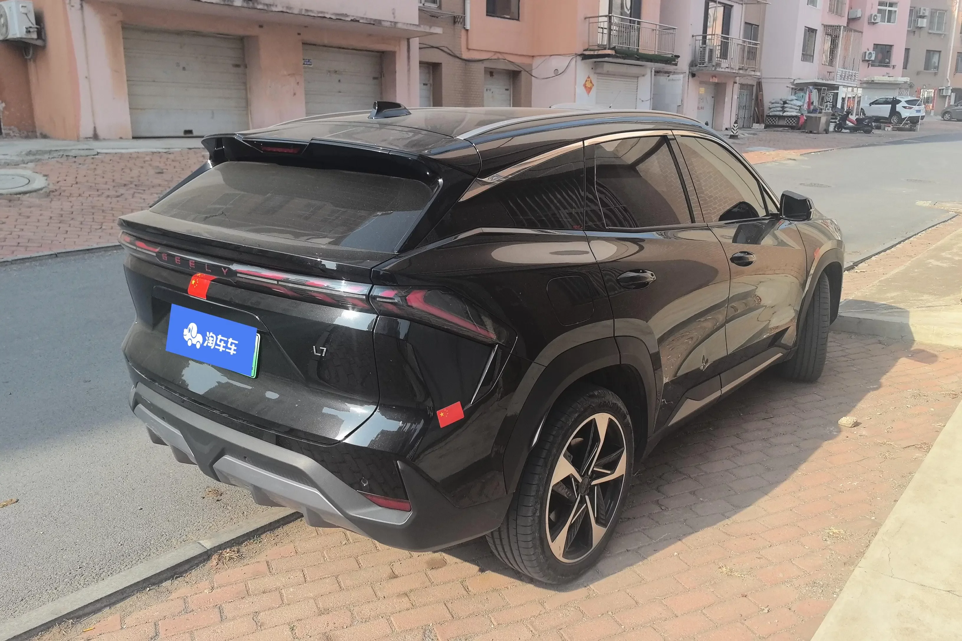 Geely Galaxy L7