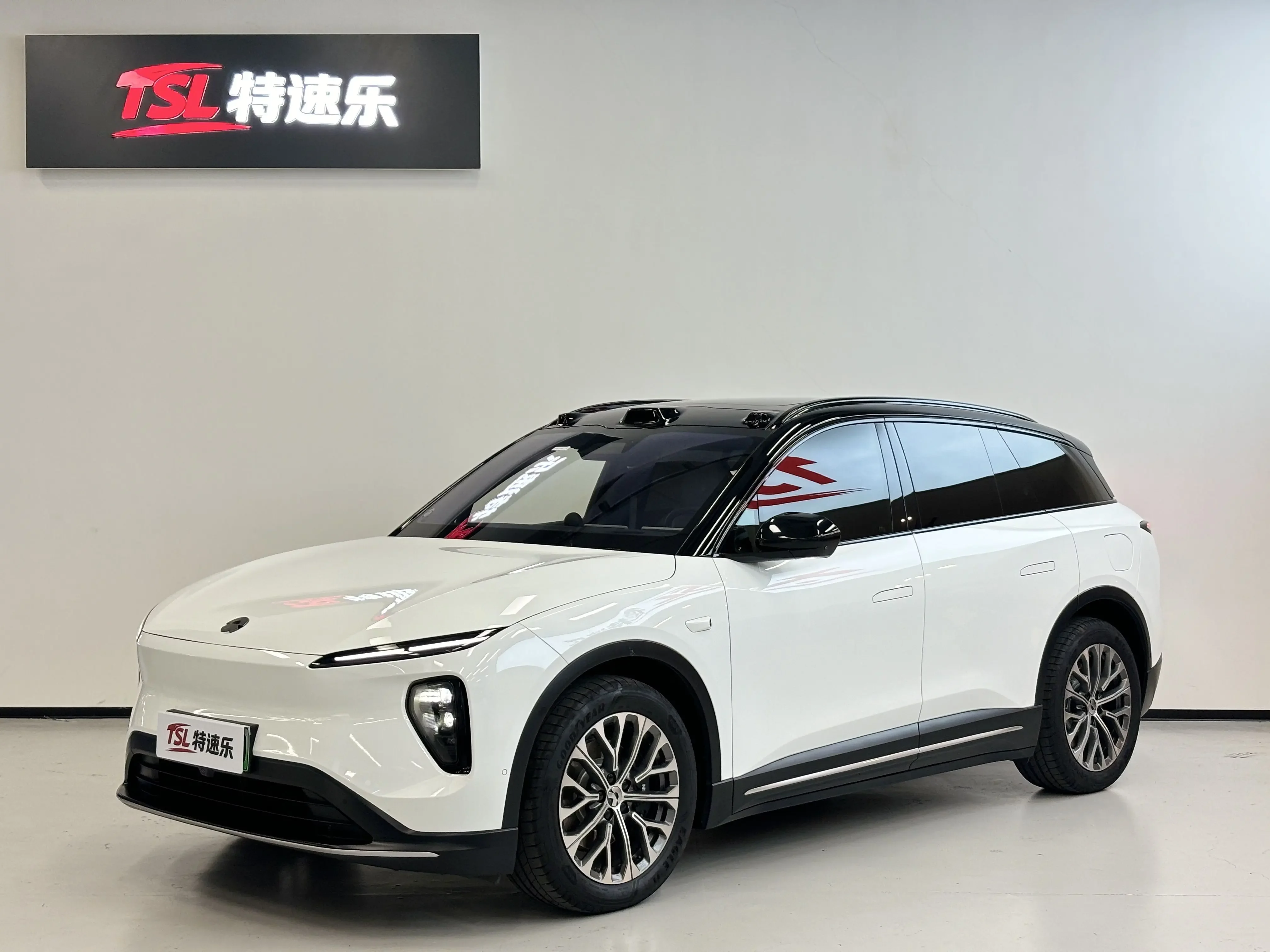 NIO ES6