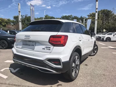 Audi Q2L