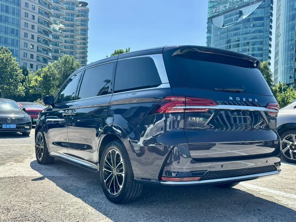 Roewe iMAX8