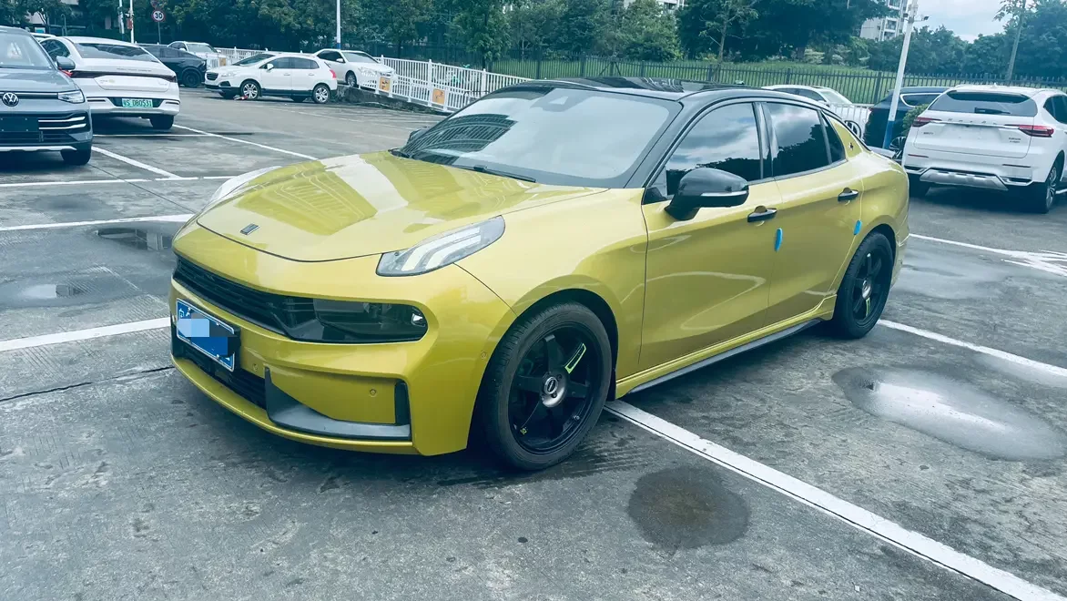 Lynk & Co 03