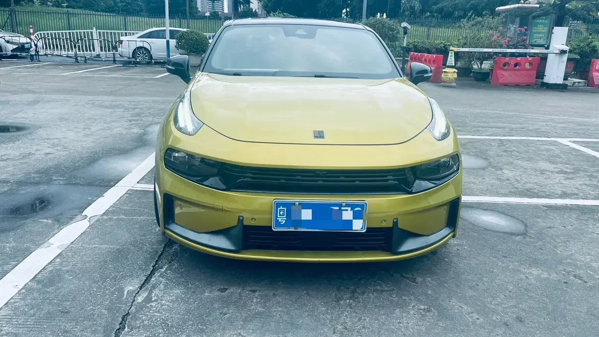 Lynk & Co 03