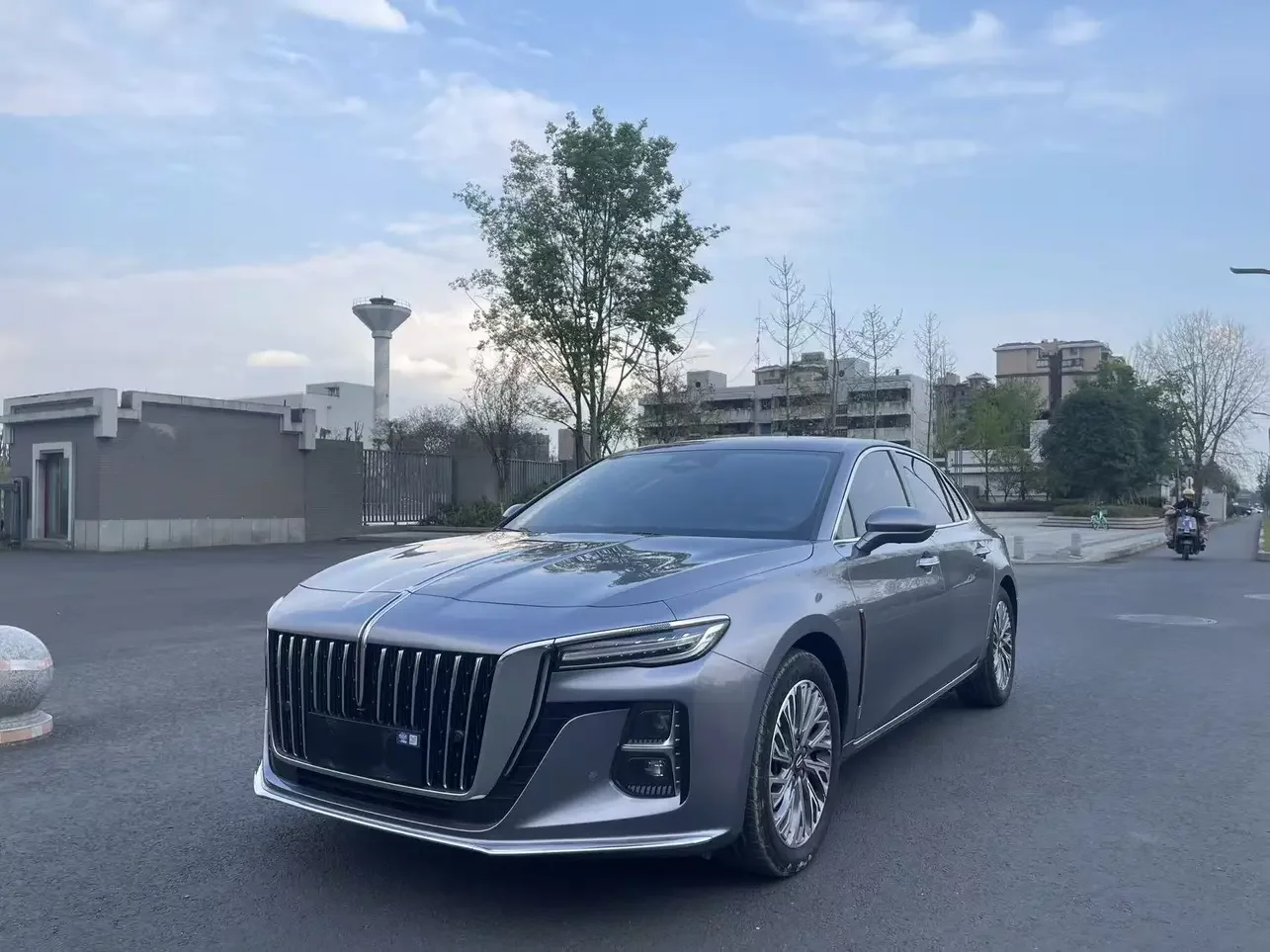 Hongqi H5