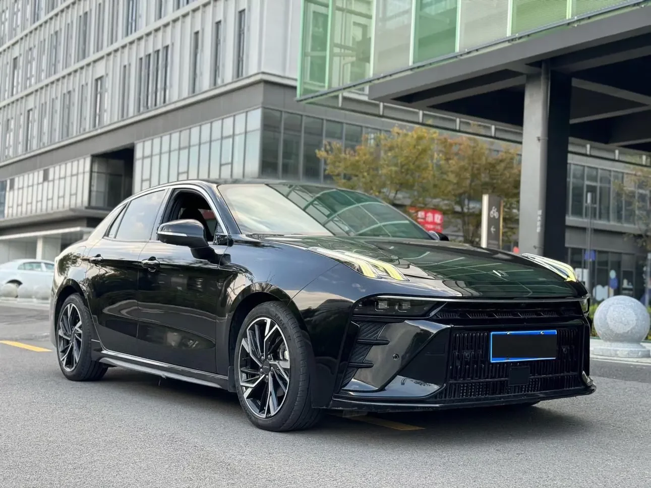 Lynk & Co 03