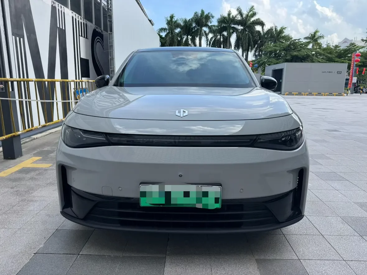 Leapmotor C10