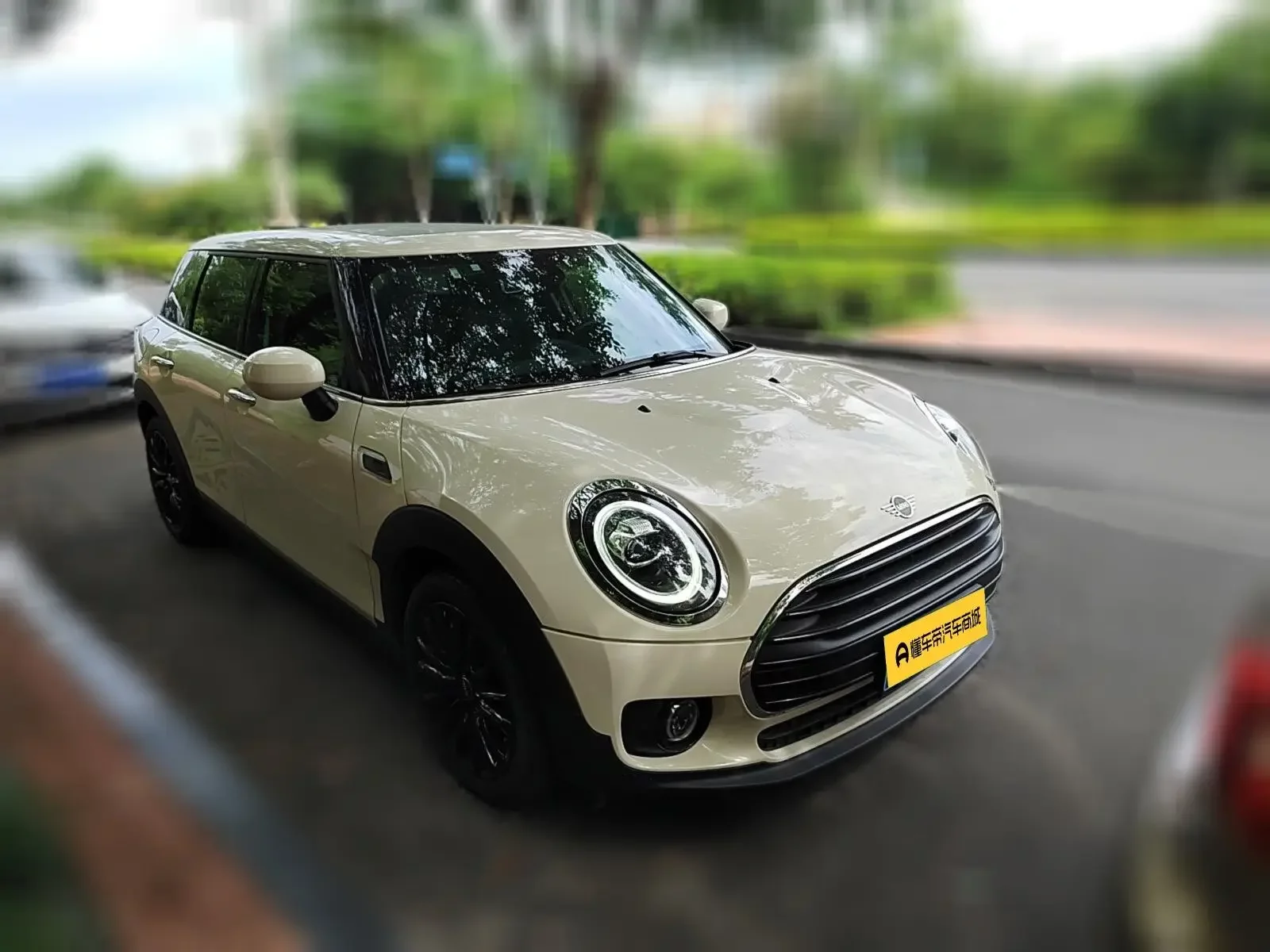 MINI CLUBMAN
