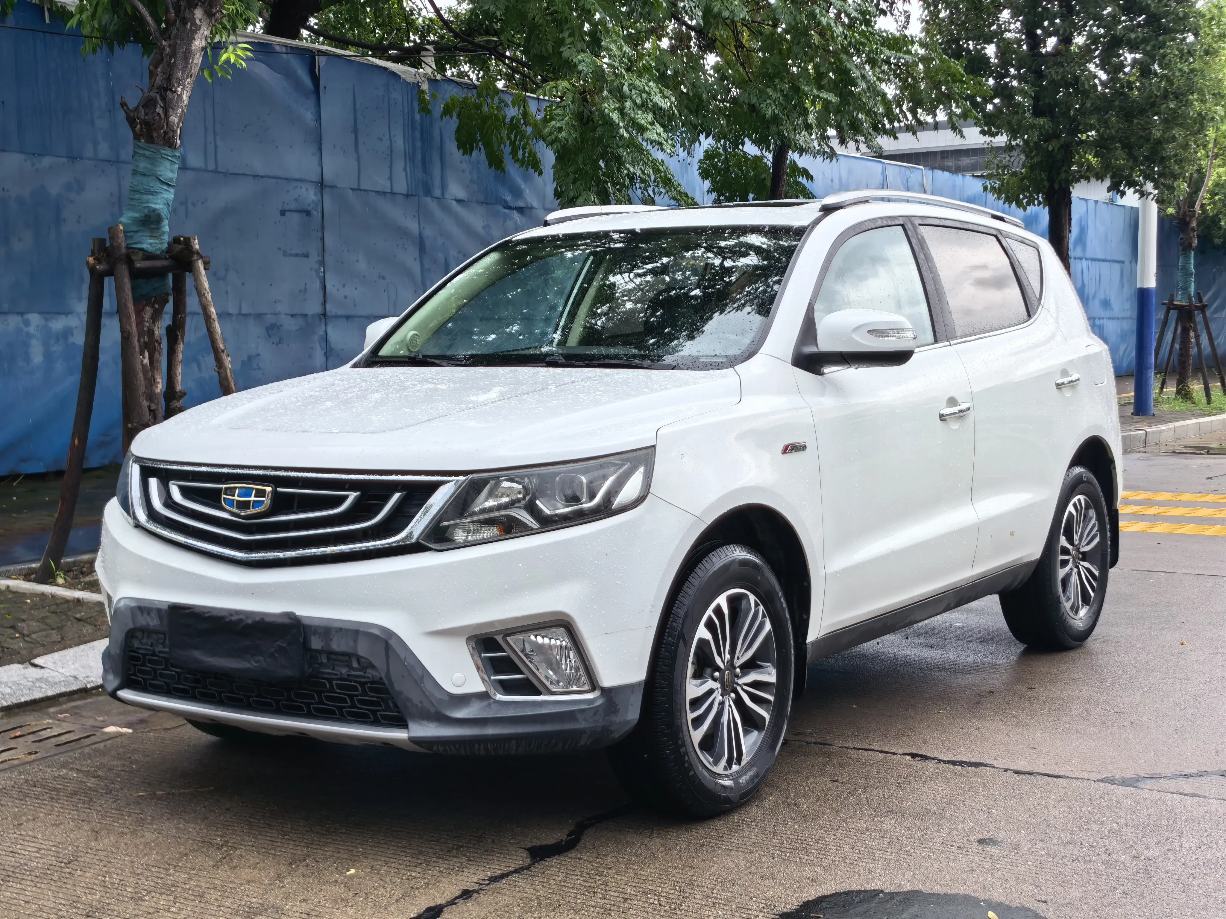 Geely Vision X6