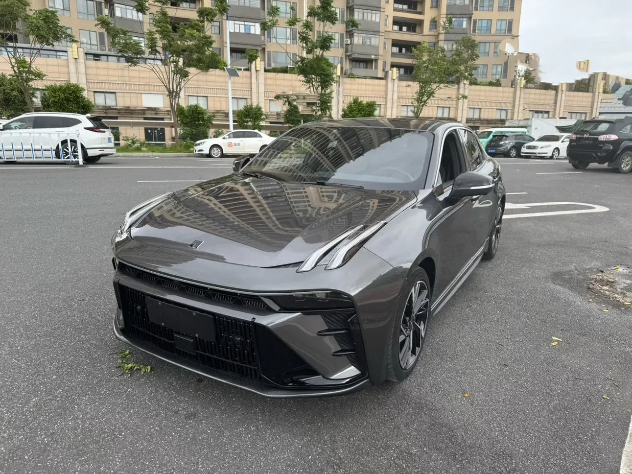 Lynk & Co 03
