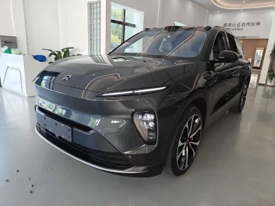 NIO ES8