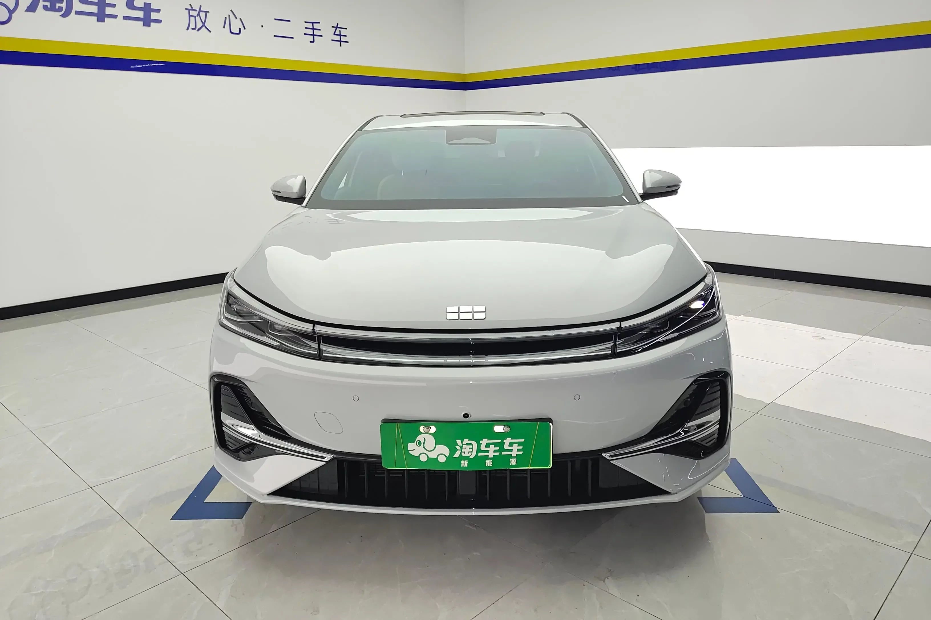 Geely Galaxy A7 EM