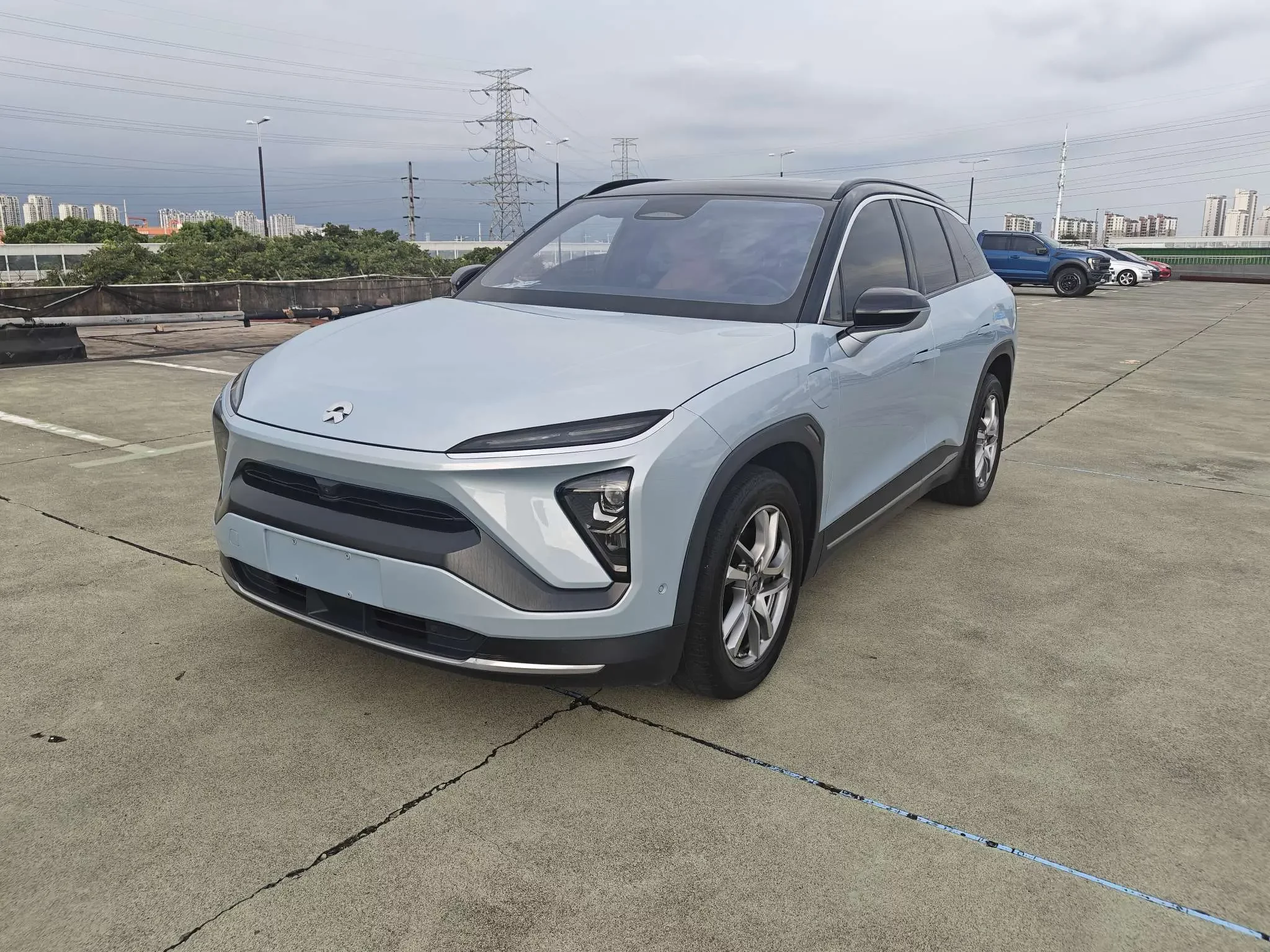 NIO ES6