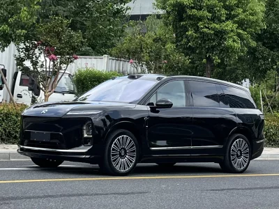 NIO ES8