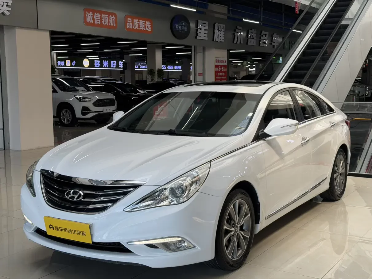 Hyundai sonata eight