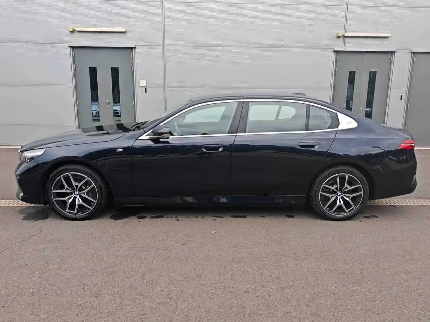 BMW i5
