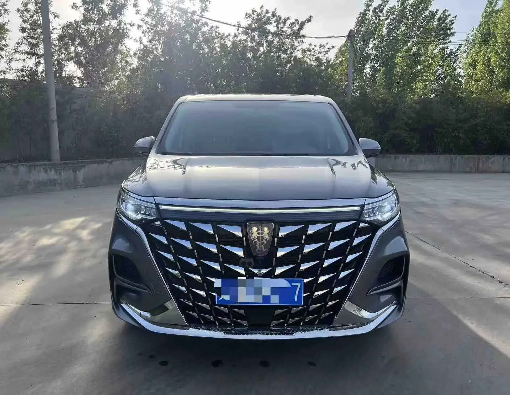 Roewe iMAX8