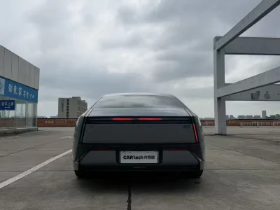 XPeng P7