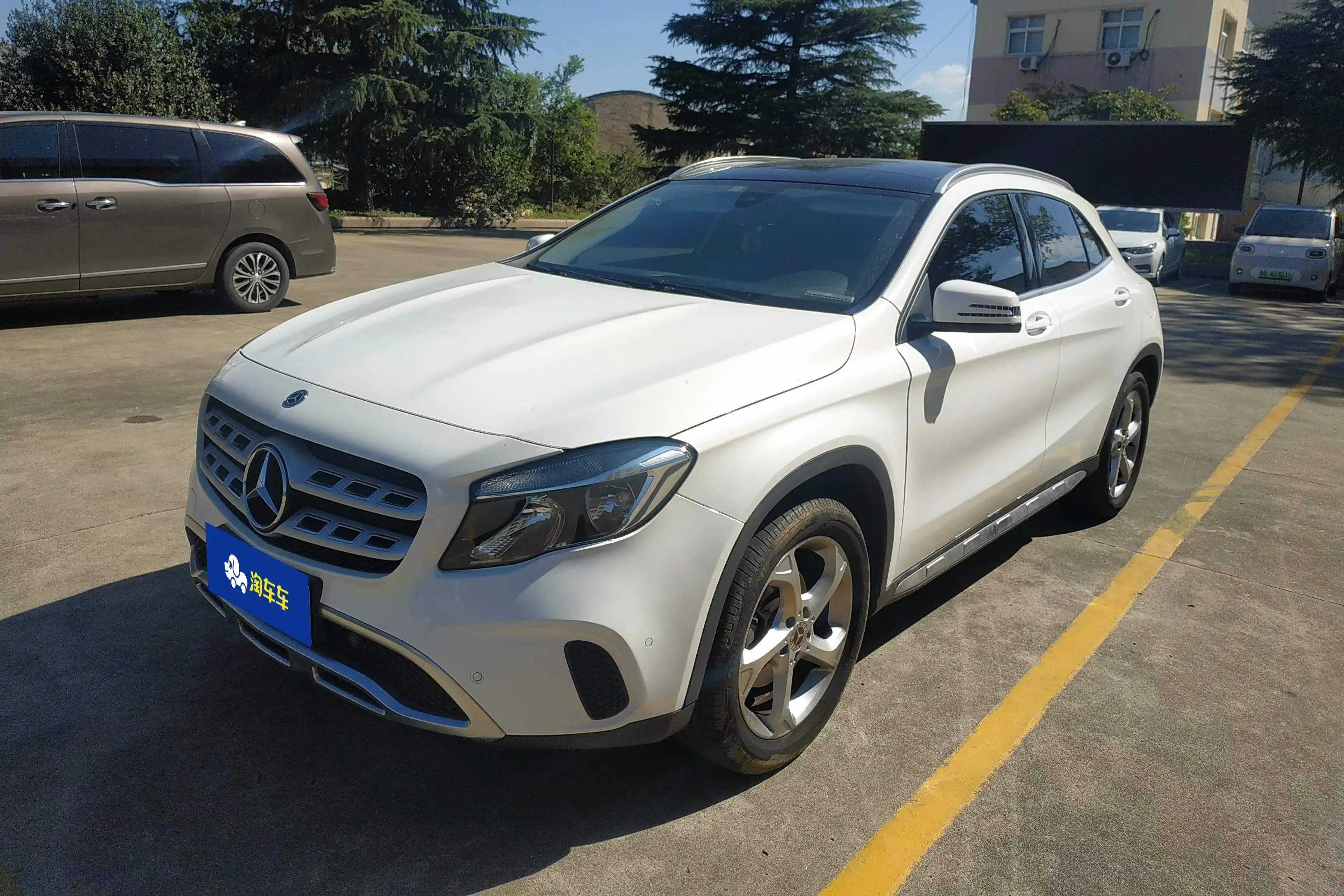 Mercedes-Benz GLA
