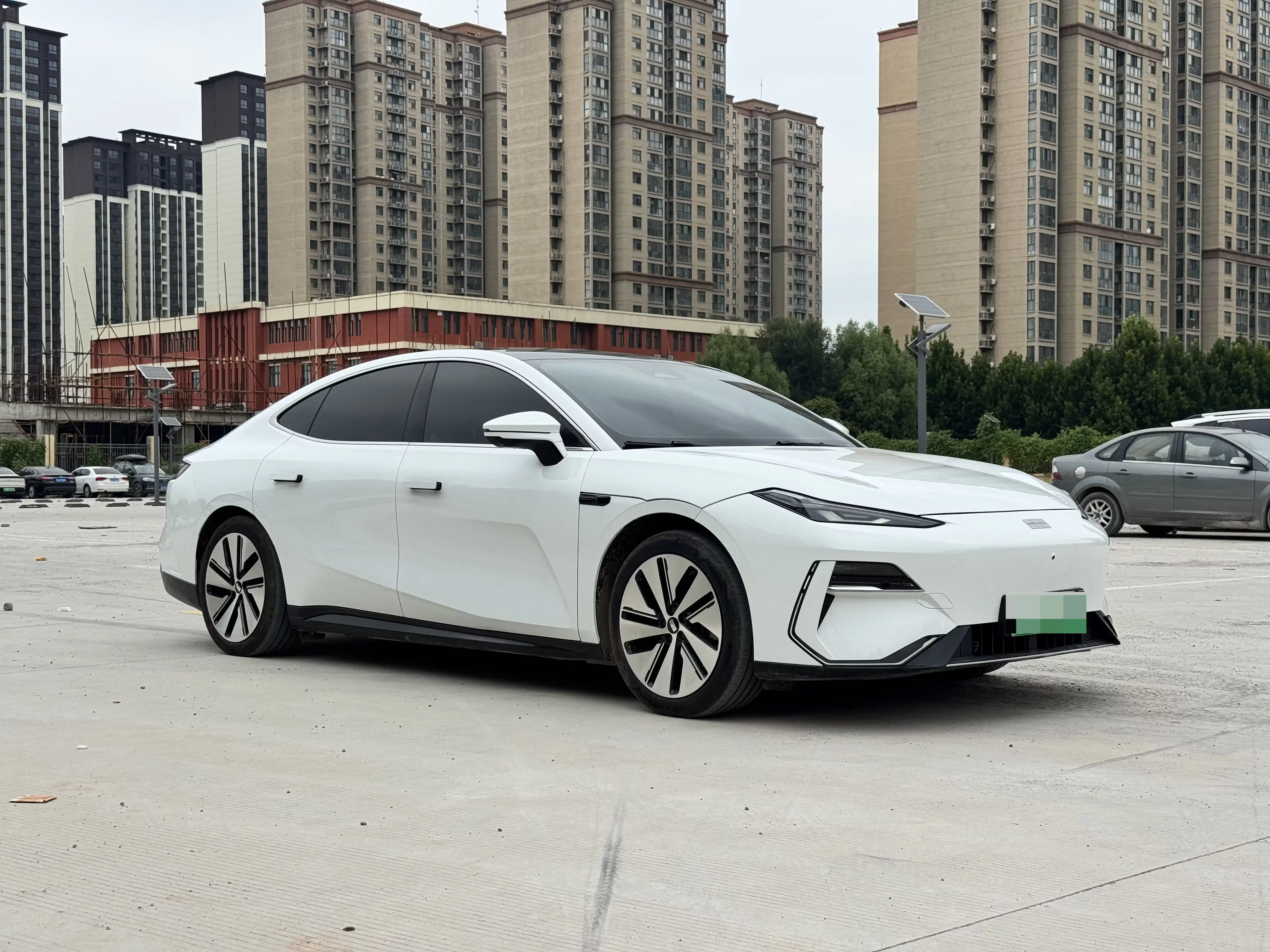 Geely Galaxy E8