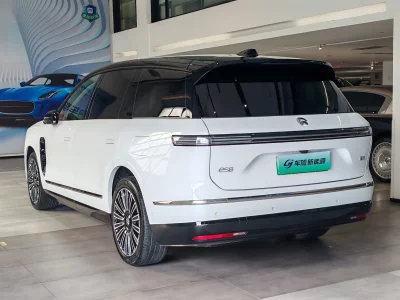 NIO ES8