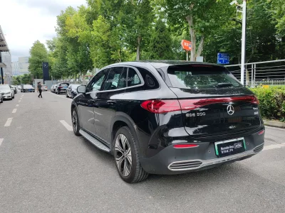Mercedes-Benz EQE SUV