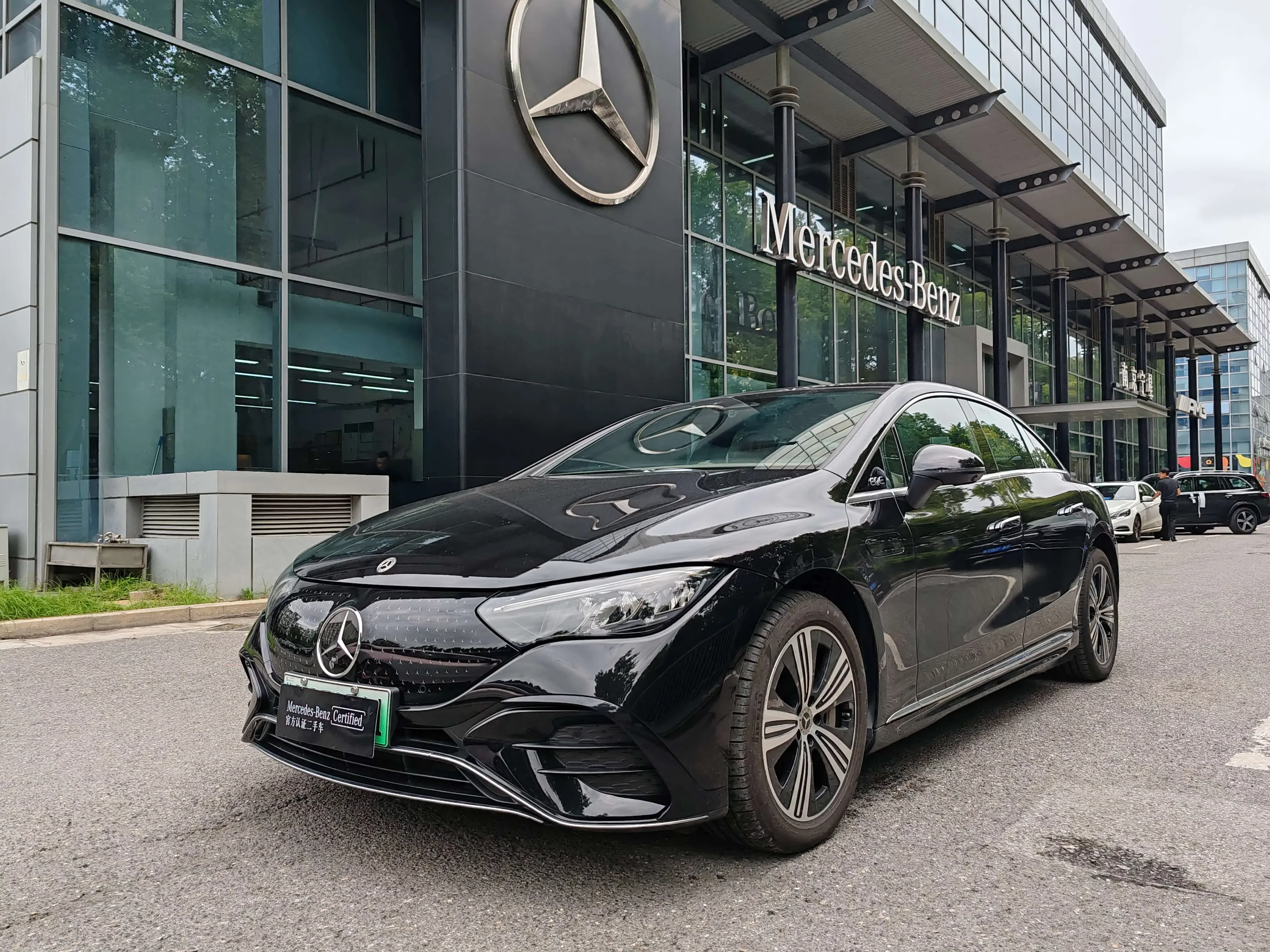 Mercedes-Benz EQE