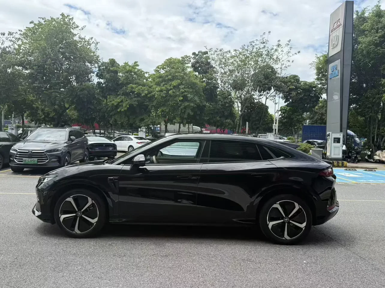 BYD Song L EV