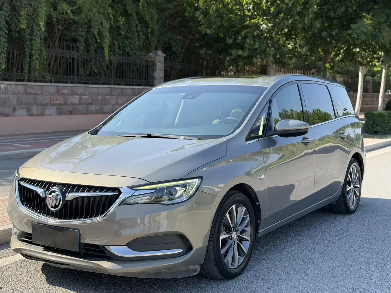 Buick GL6