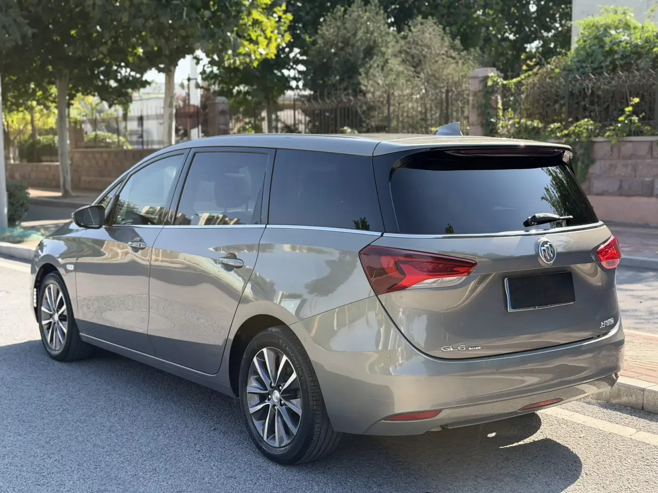 Buick GL6