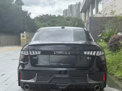 Lynk & Co 03