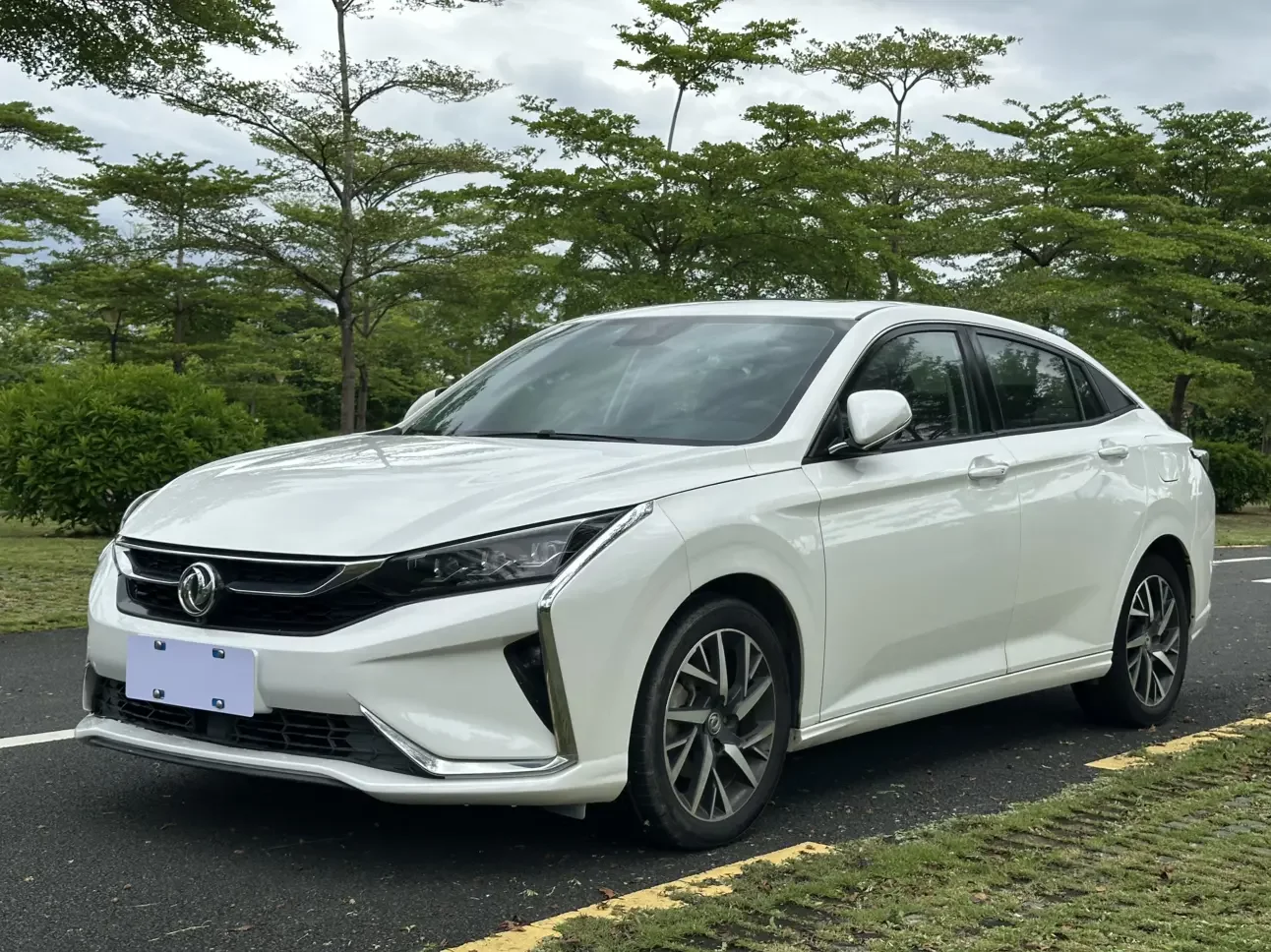 Dongfeng Yixuan