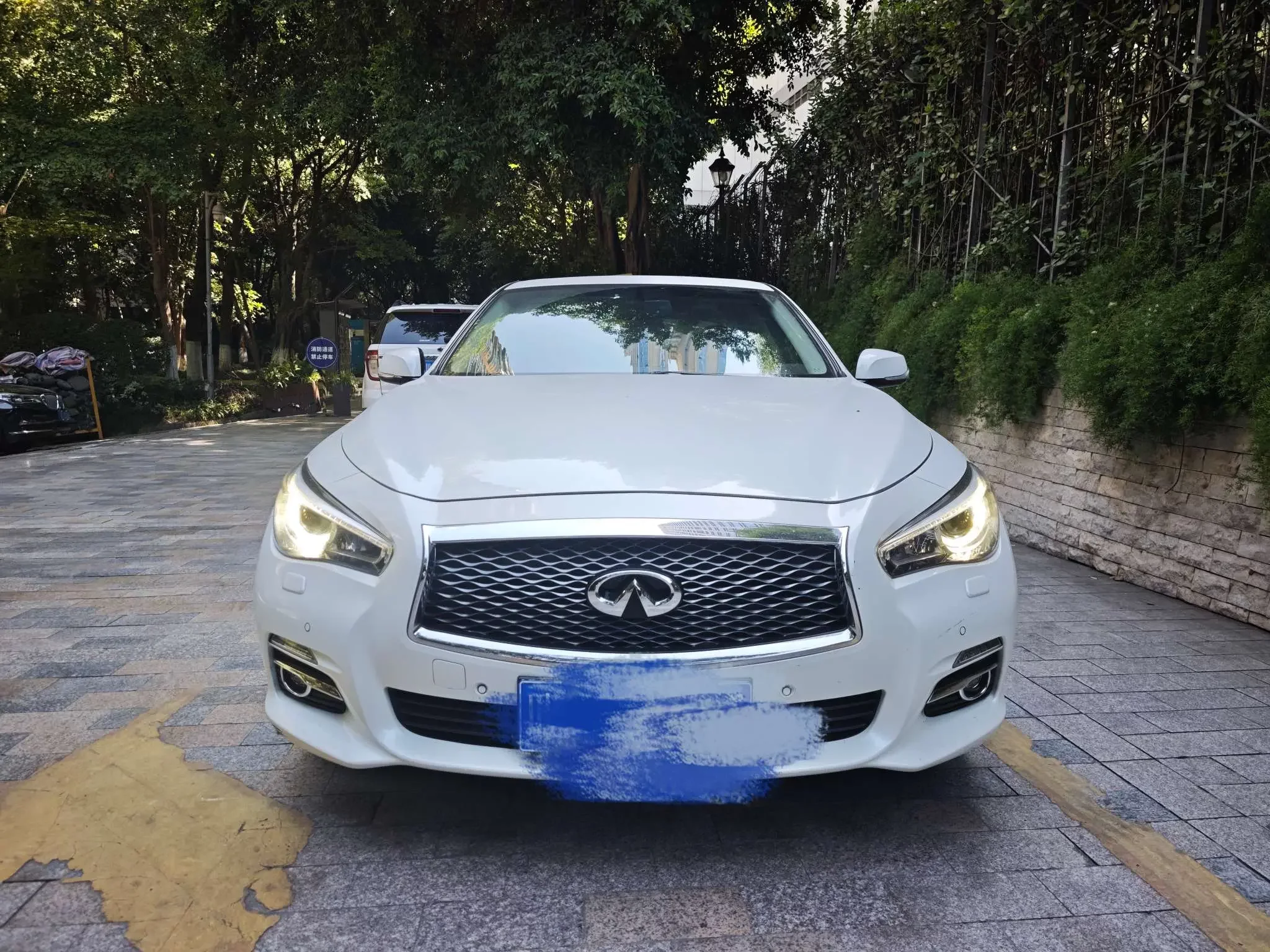Infiniti Q50L