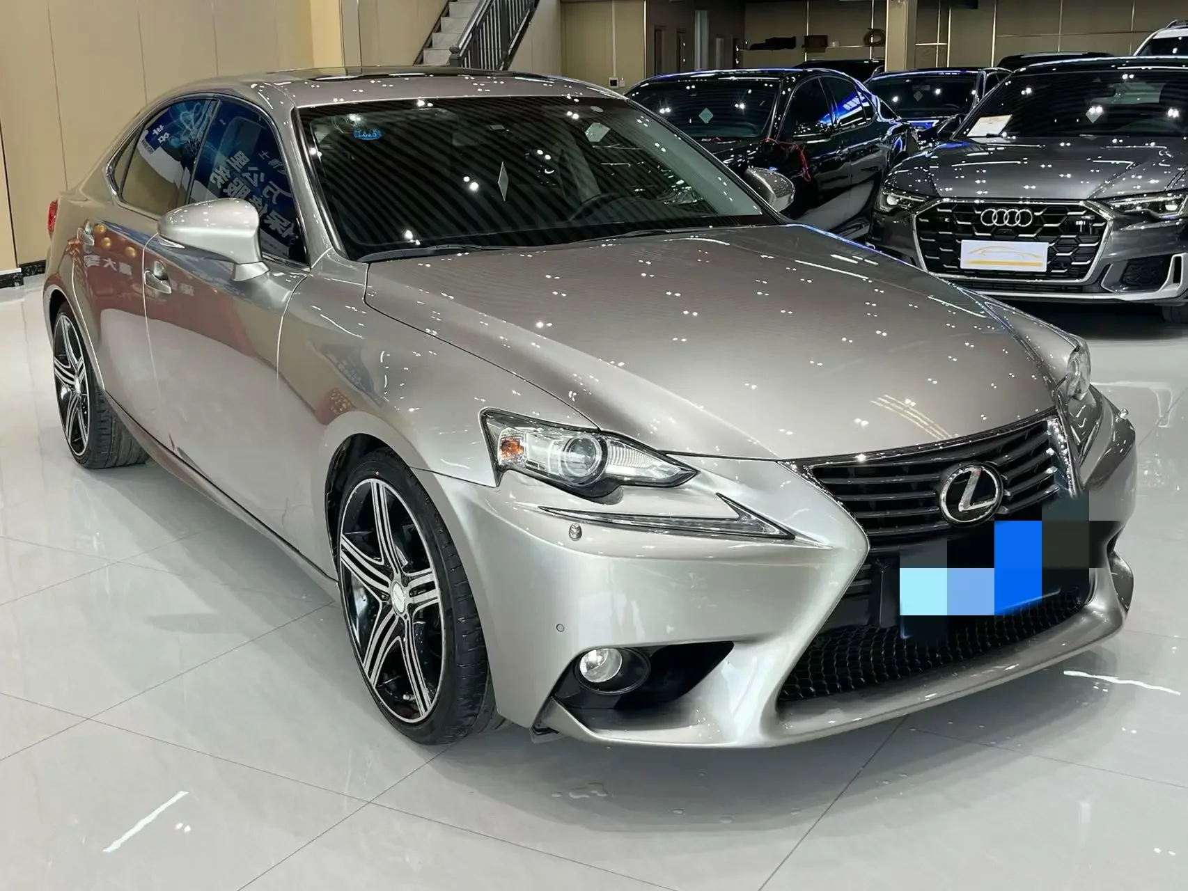 Lexus IS
